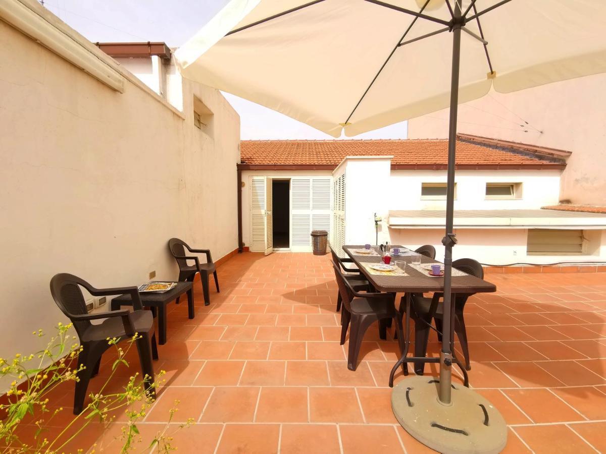 Terrazza Cavour Apartment Bari Exterior photo